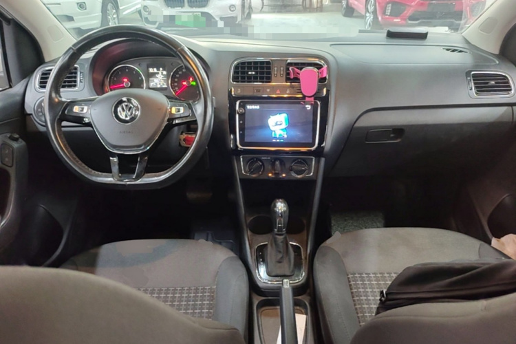Volkswagen Polo 2019 #10 Volkswagen Polo 2019 car image #10