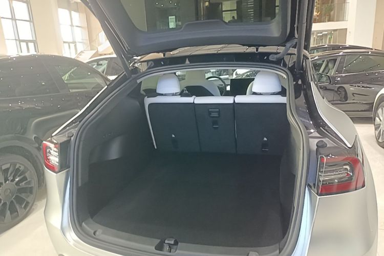 Tesla Model Y 2022 #19 Tesla Model Y 2022 car image #19