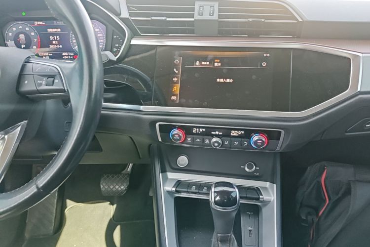 Audi Q3 2019 #13 Audi Q3 2019 car image #13