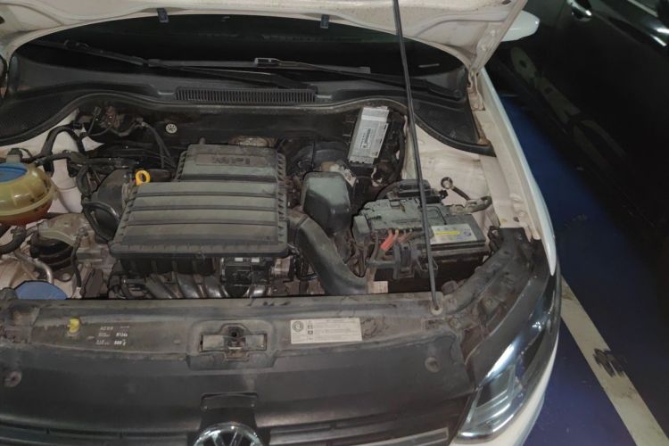 Volkswagen Polo 2015 car image #23