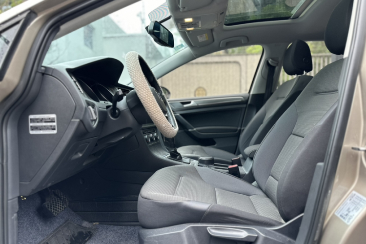 Volkswagen Golf 2016 car image #14