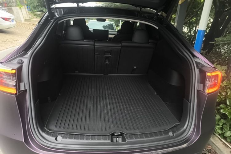 Tesla Model Y 2022 car image #19