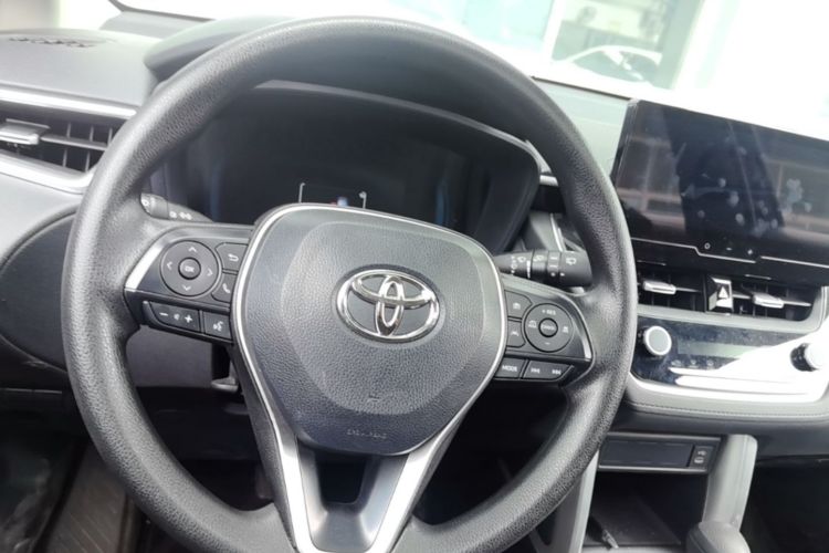 Toyota Corolla Cross 2023 immagine di auto #15