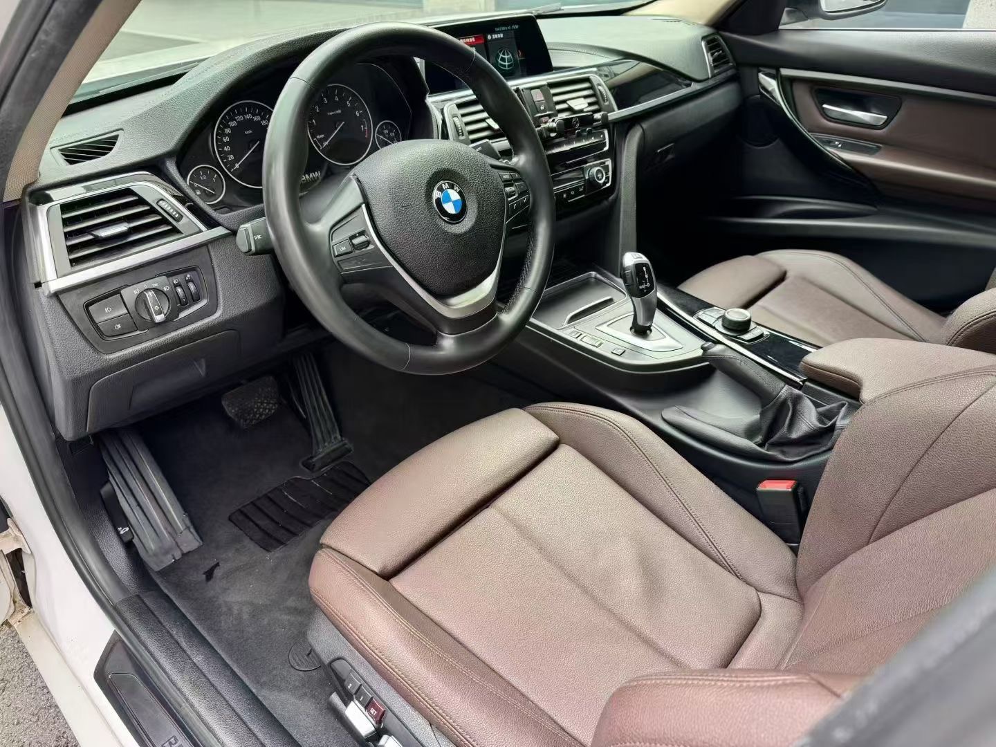 BMW 3 Series 2018 car image #3