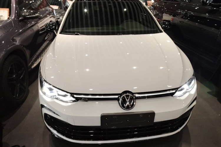 Volkswagen Golf 2021 car image #3