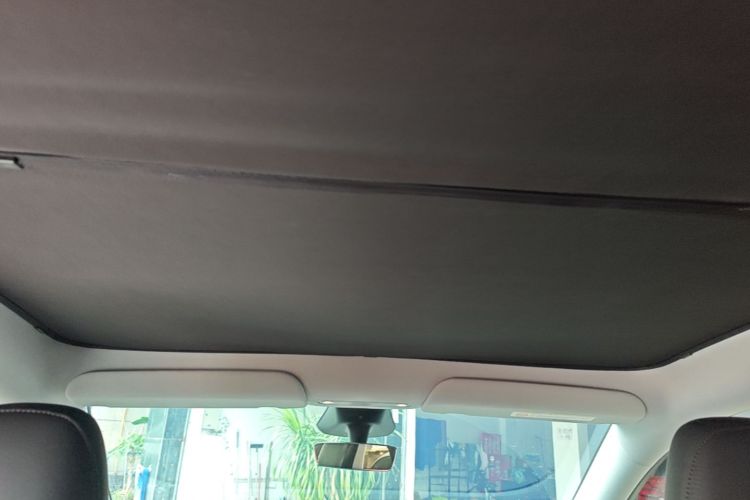 Tesla Model Y 2025 #18 Tesla Model Y 2025 car image #18