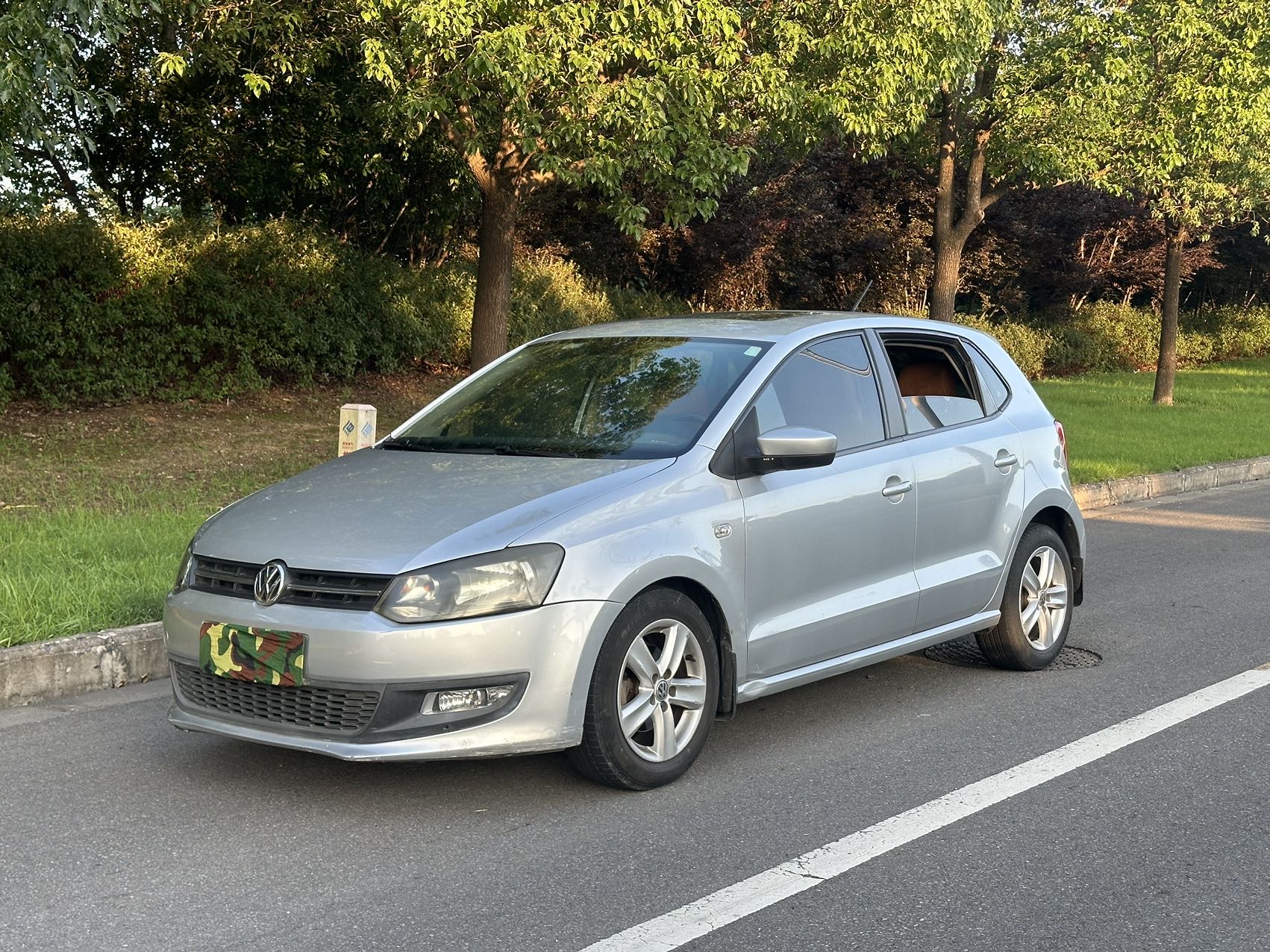 Volkswagen Polo 2011 Volkswagen Polo 2011 car image