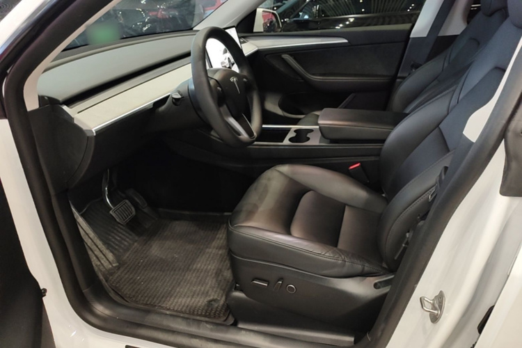 Tesla Model Y 2024 #15 Tesla Model Y 2024 car image #15