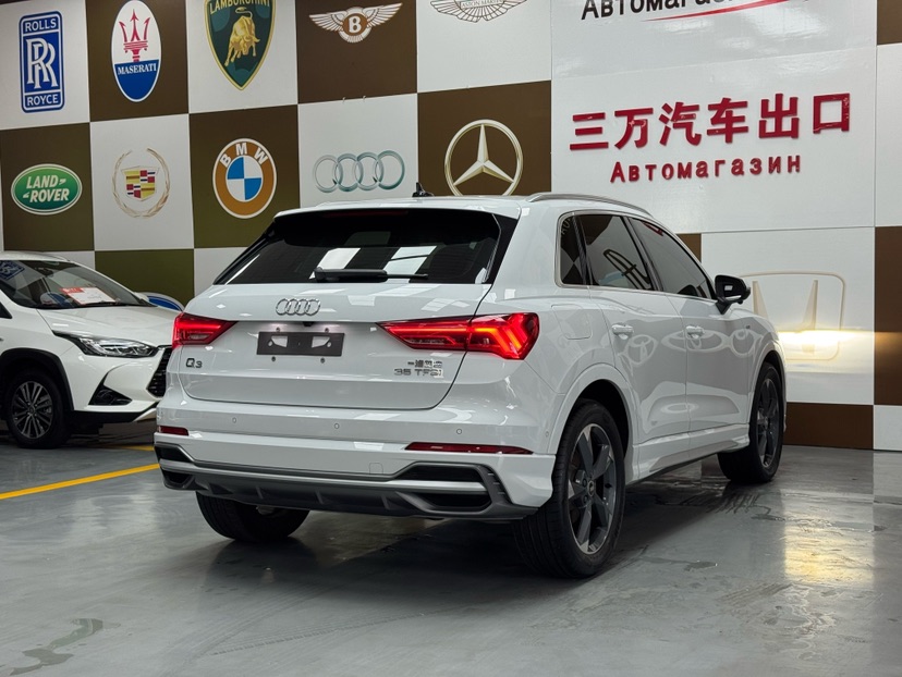 Audi Q3 2022 car image #6