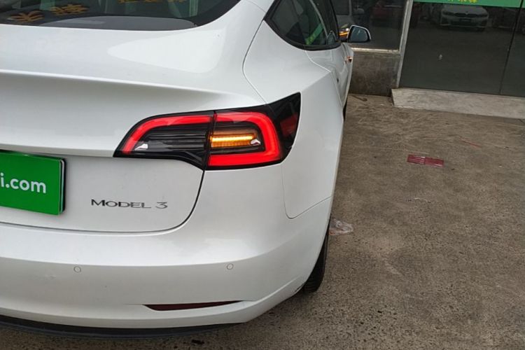 Tesla Model 3 2023 car image #8