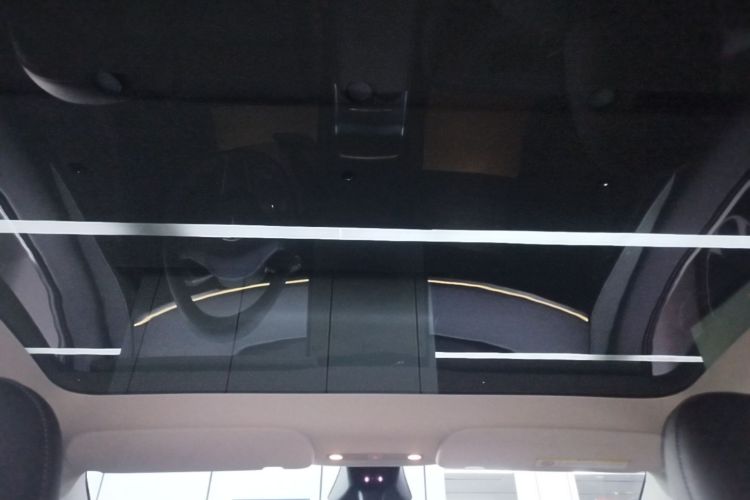 Tesla Model Y 2024 #18 Tesla Model Y 2024 car image #18