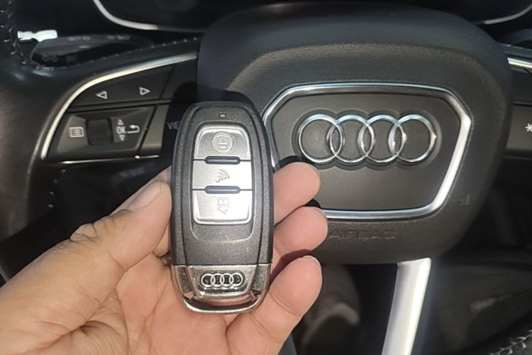 Audi Q3 2021 #9 Audi Q3 2021 car image #9