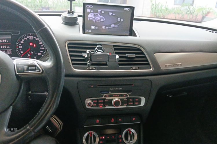 Audi Q3 2016 immagine di auto #15