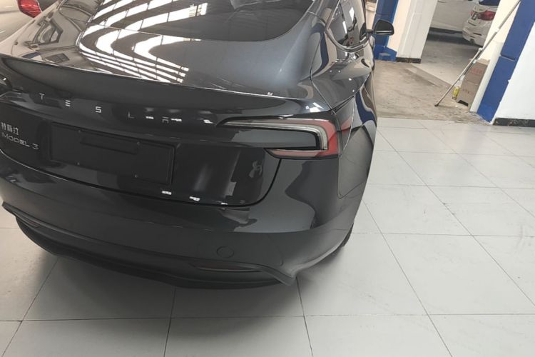 Tesla Model 3 2024 car image #8