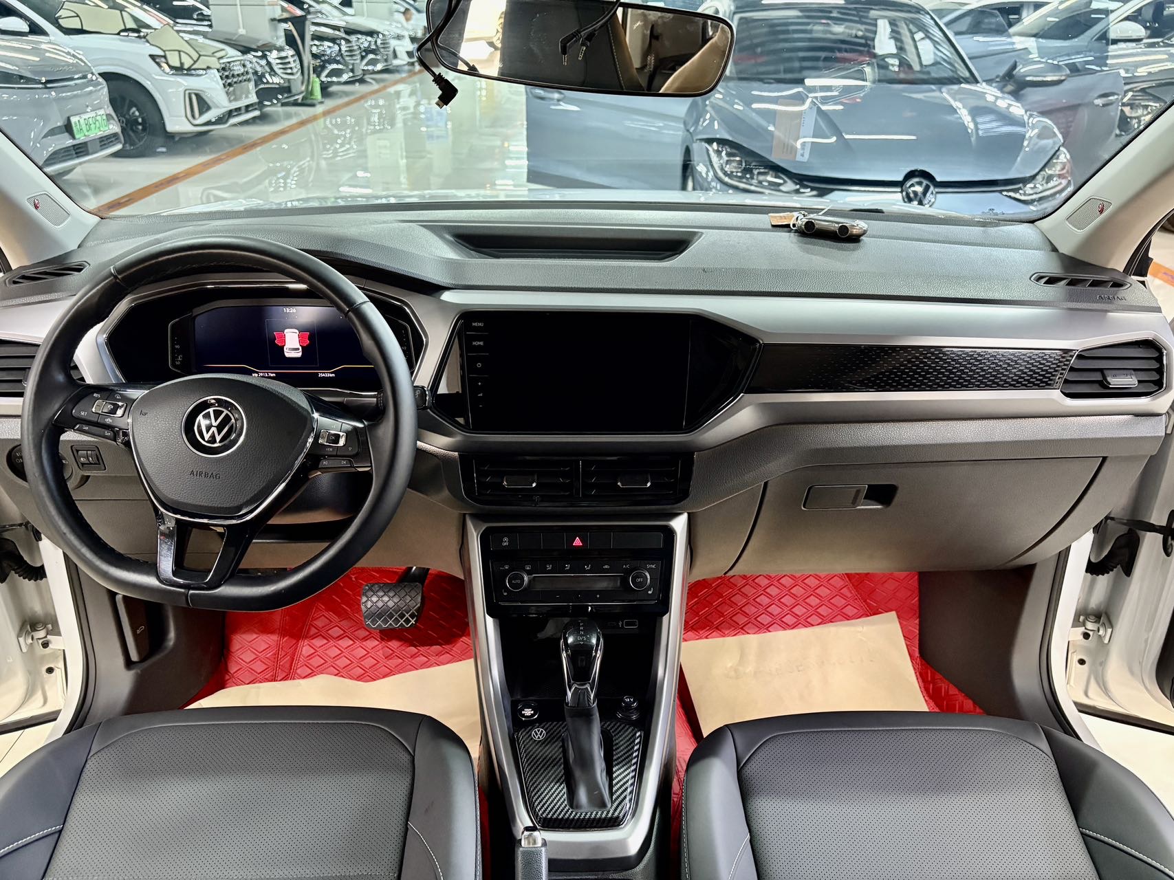 Volkswagen T-Cross 2022 car image #6
