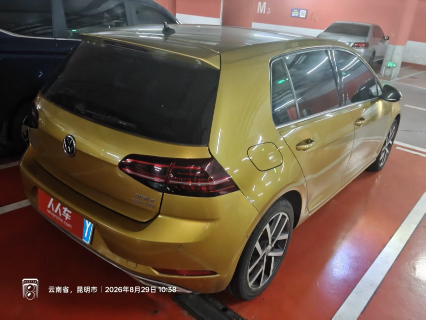 Volkswagen Golf 2018 car image #9