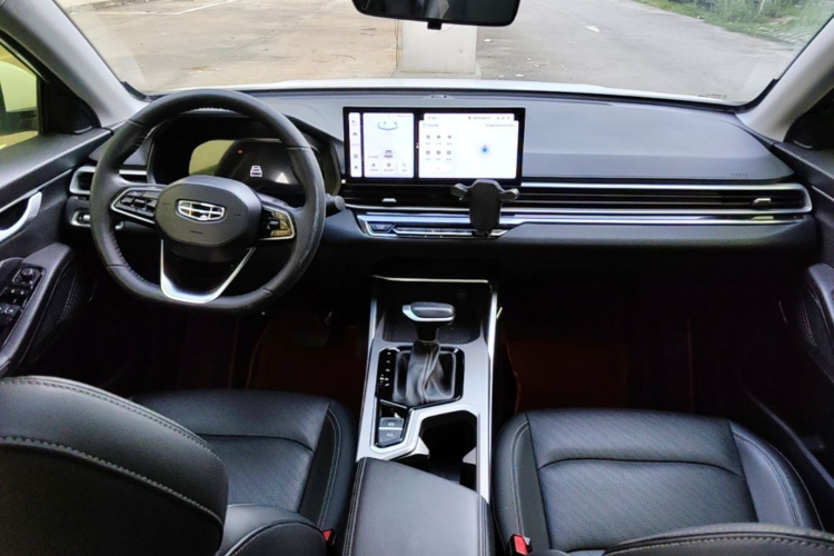 GEELY Emgrand 2024 car image #10