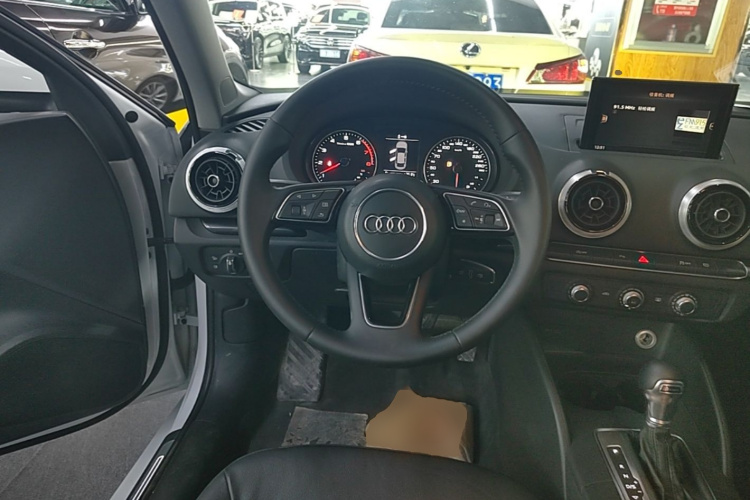 Audi A3 2018 صورة سيارة #15