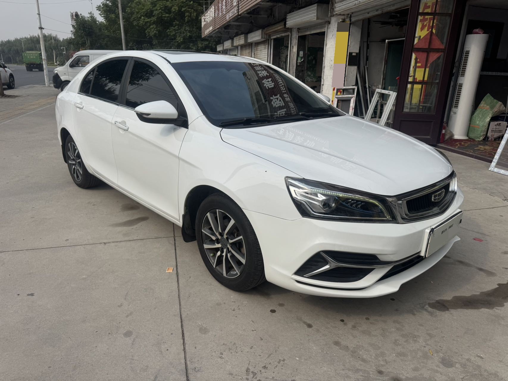 GEELY Emgrand 2019 изображение автомобиля #3