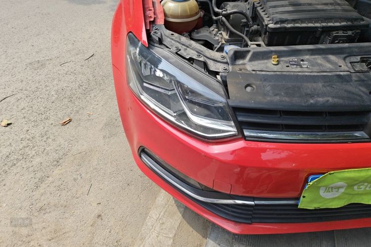 Volkswagen Polo 2015 car image #8