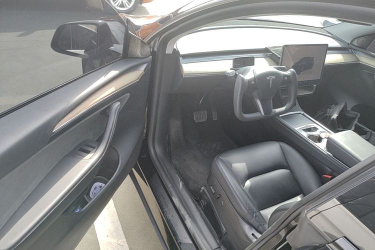 Tesla Model Y 2022 #16 Tesla Model Y 2022 car image #16