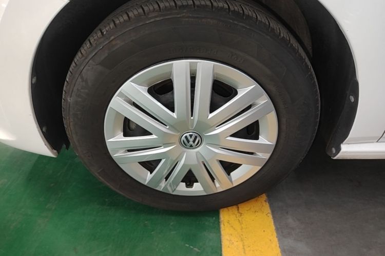 Volkswagen Polo 2019 car image #9