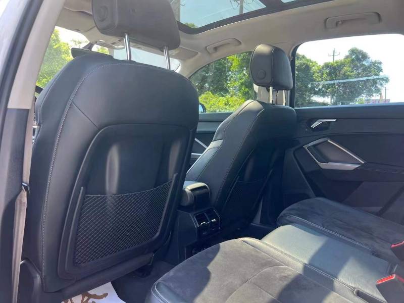 Audi Q3 2020 car image #6