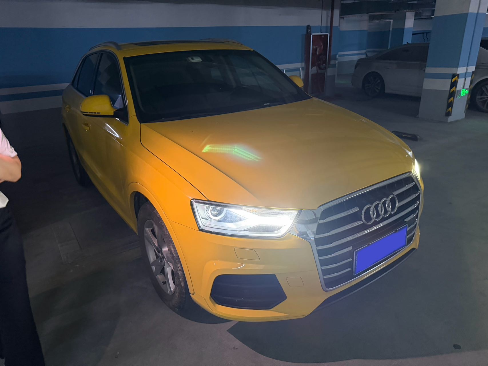 Audi Q3 2016 car image #3