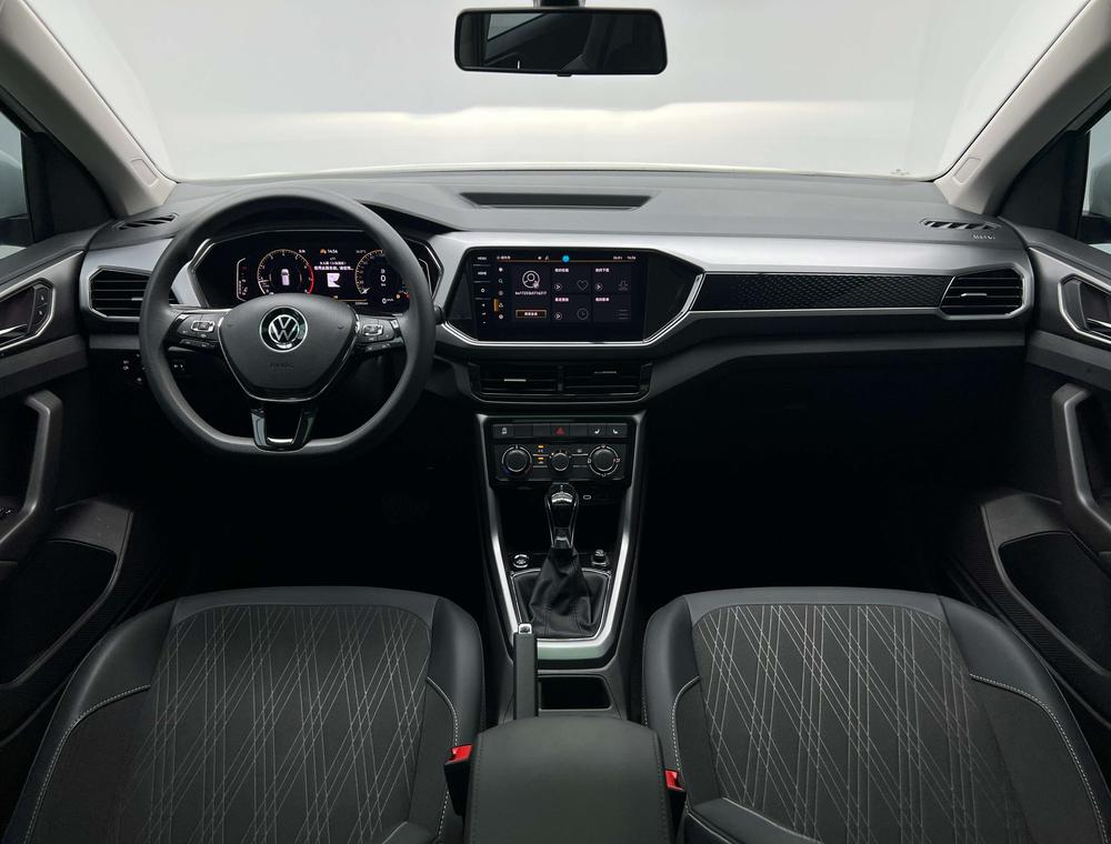 Volkswagen T-Cross 2023 #15 Volkswagen T-Cross 2023 car image #15