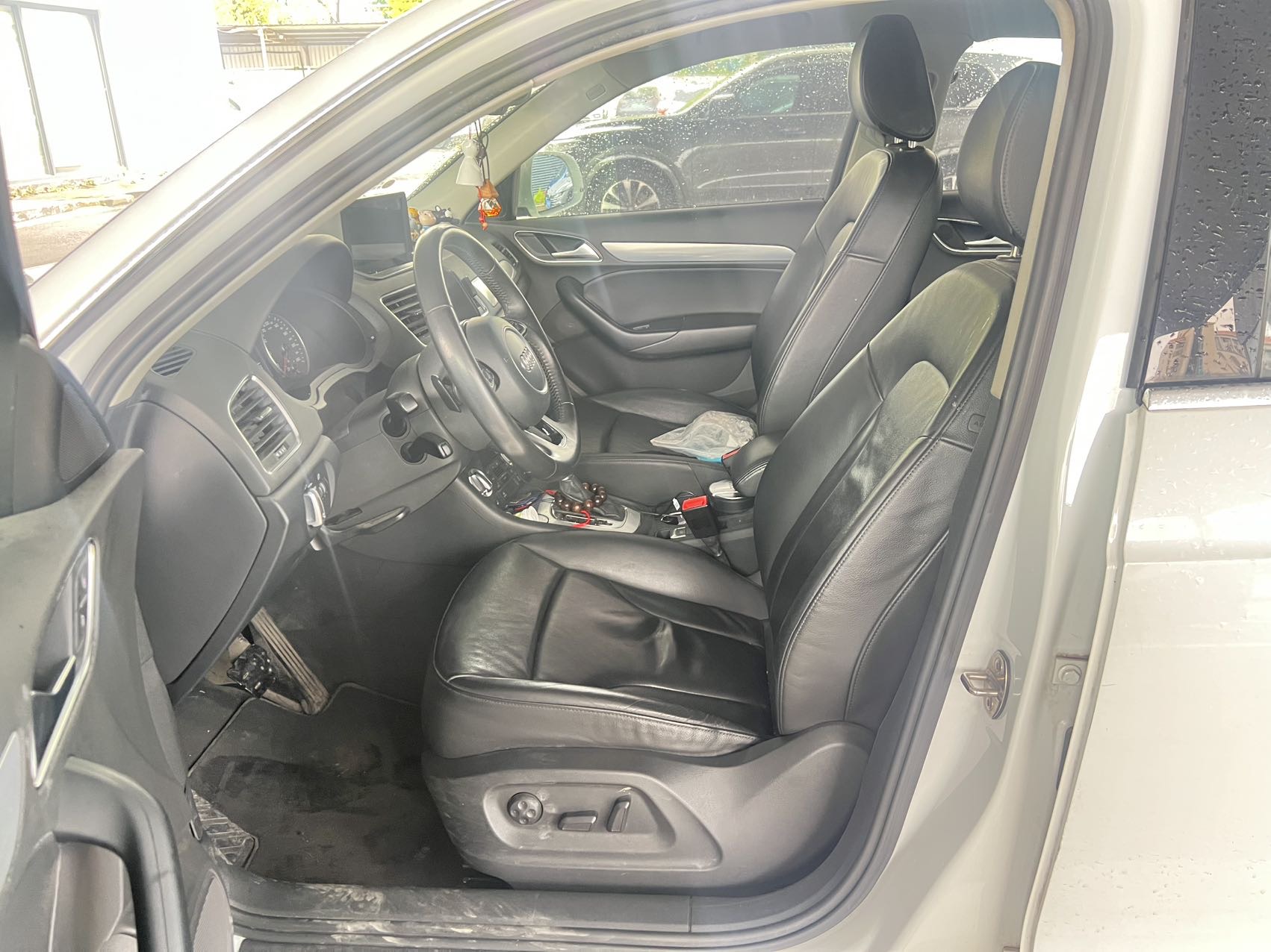 Audi Q3 2023 car image #6