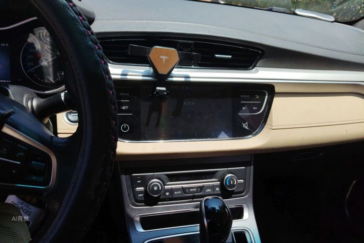 GEELY Emgrand 2019 car image #15