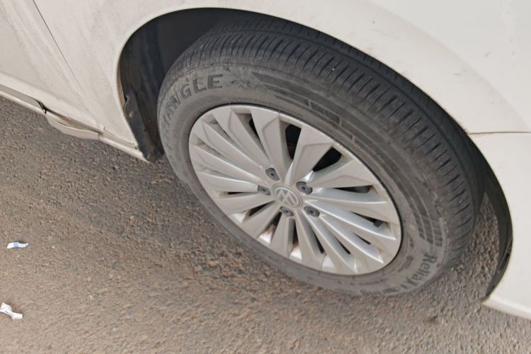 Volkswagen Lavida 2019 car image #6