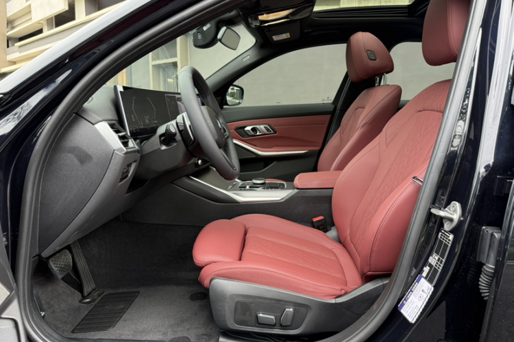 BMW 3 Series 2024 #26 BMW 3 Series 2024 car image #26
