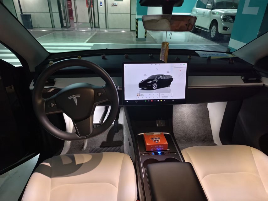 Tesla Model Y 2023 #4 Tesla Model Y 2023 immagine di auto #4