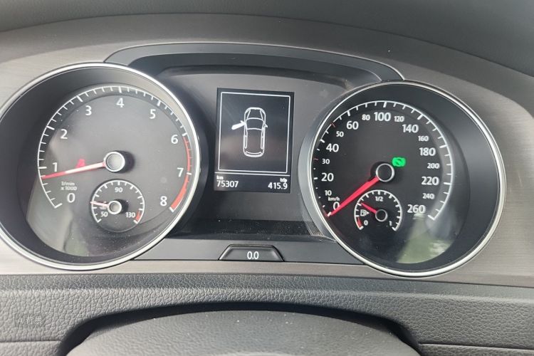 Volkswagen Golf 2016 car image #13