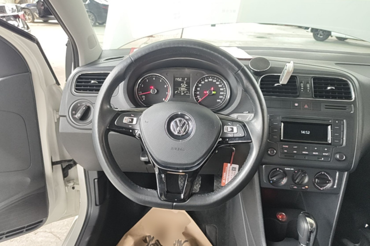Volkswagen Polo 2016 #11 Volkswagen Polo 2016 car image #11
