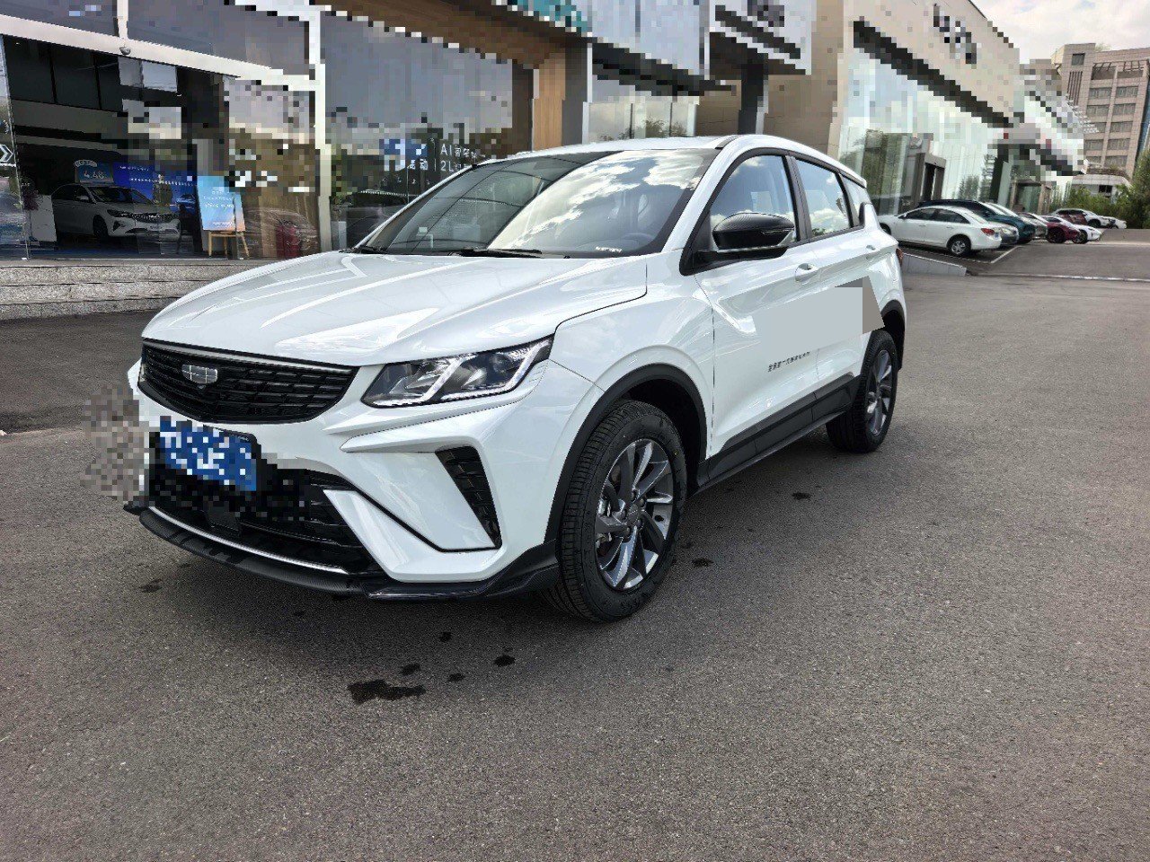 GEELY Coolray 2025 immagine di auto 