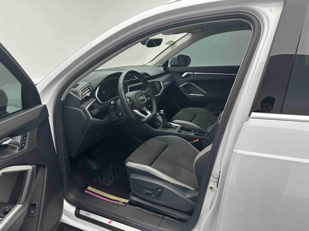 Audi Q3 2022 car image #15