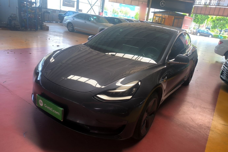 Tesla Model 3 2020 car image #2