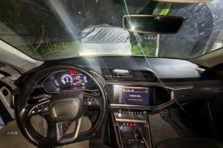 Audi Q3 2020 car image #20