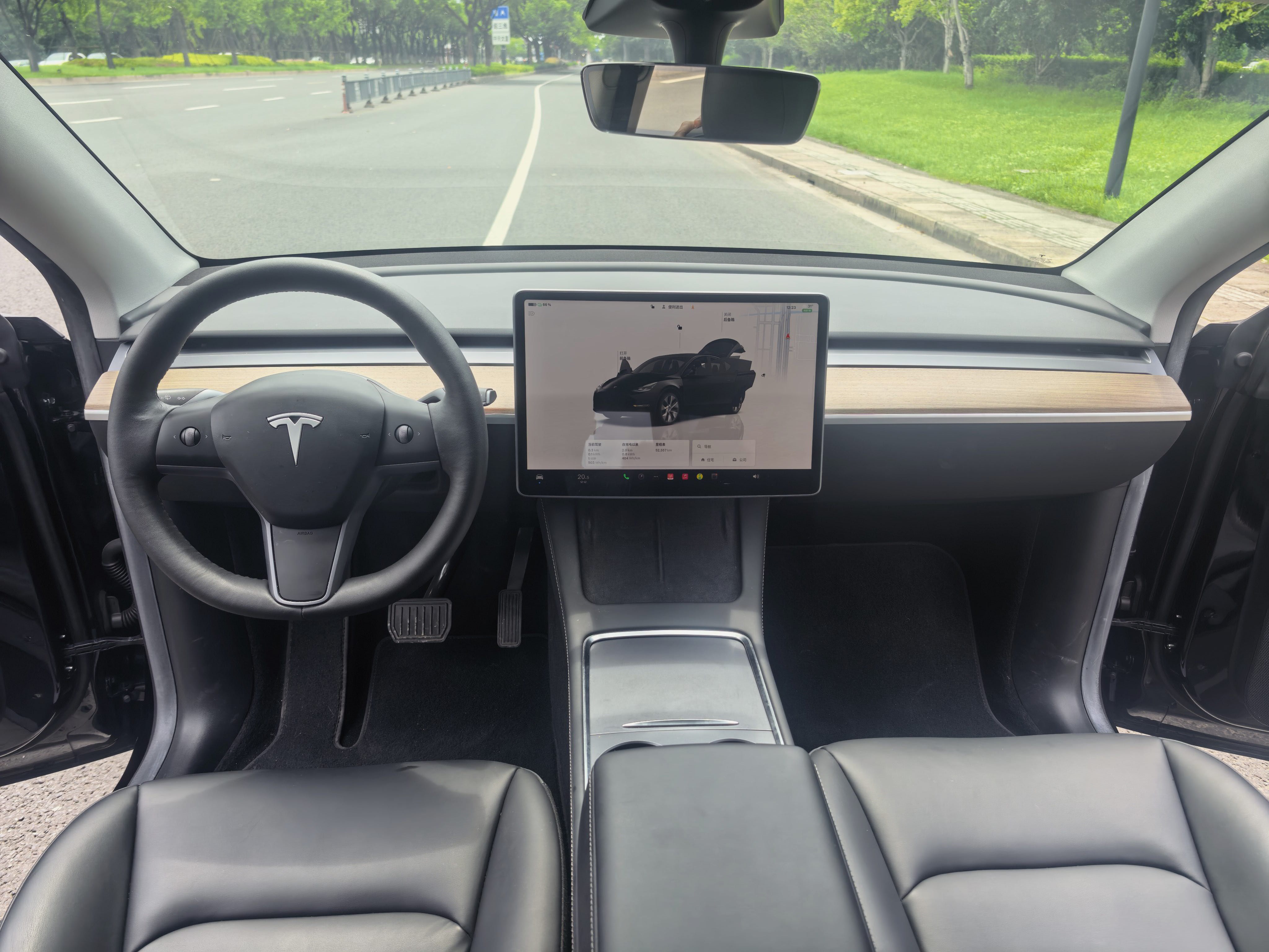 Tesla Model Y 2022 #4 Tesla Model Y 2022 car image #4