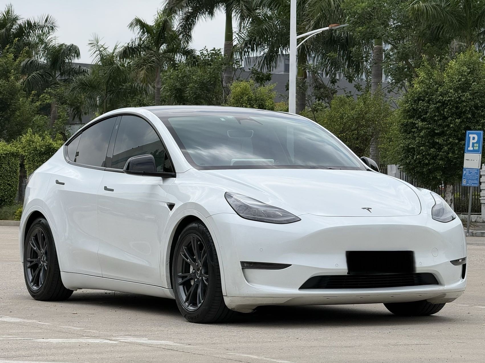 Tesla Model Y 2021 #3 Tesla Model Y 2021 car image #3
