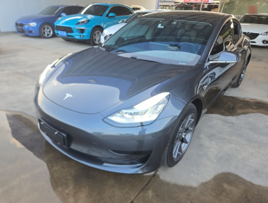 Tesla Model 3 2020 Tesla Model 3 2020 immagine di auto