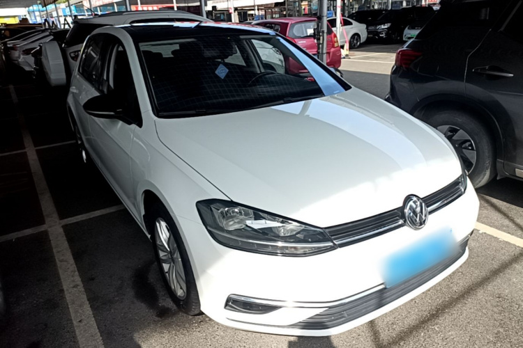 Volkswagen Golf 2018 car image #6