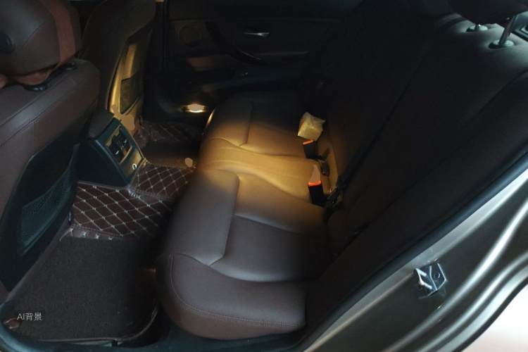 BMW 3 Series 2019 car image #19