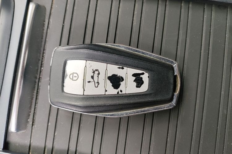 GEELY Emgrand 2019 car image #9