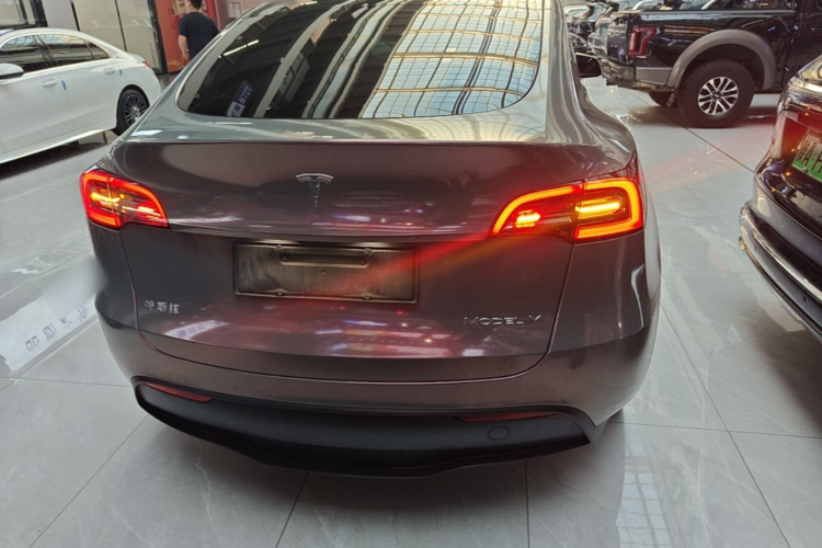 Tesla Model Y 2022 #6 Tesla Model Y 2022 immagine di auto #6