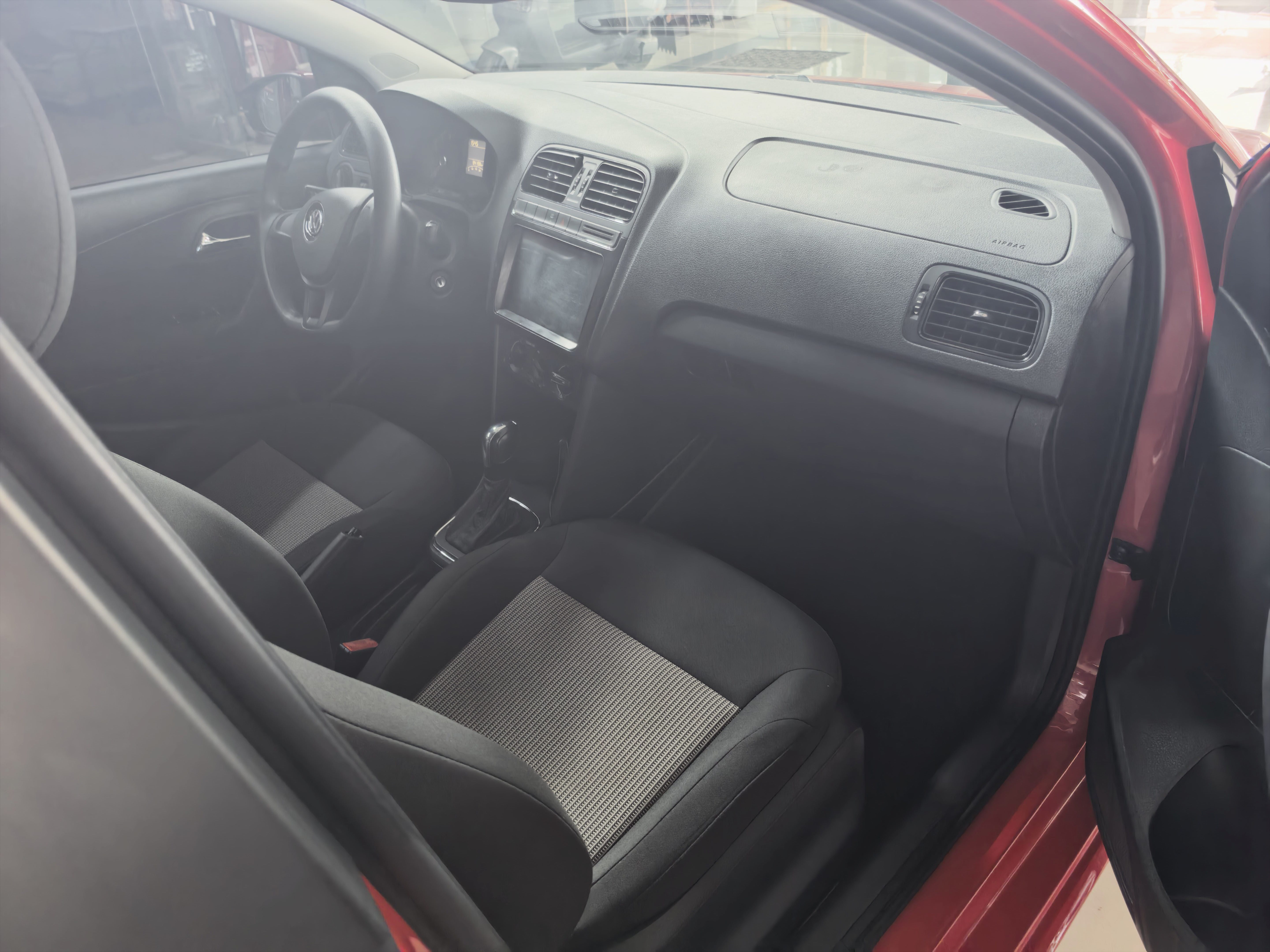 Volkswagen Polo 2016 immagine di auto #2