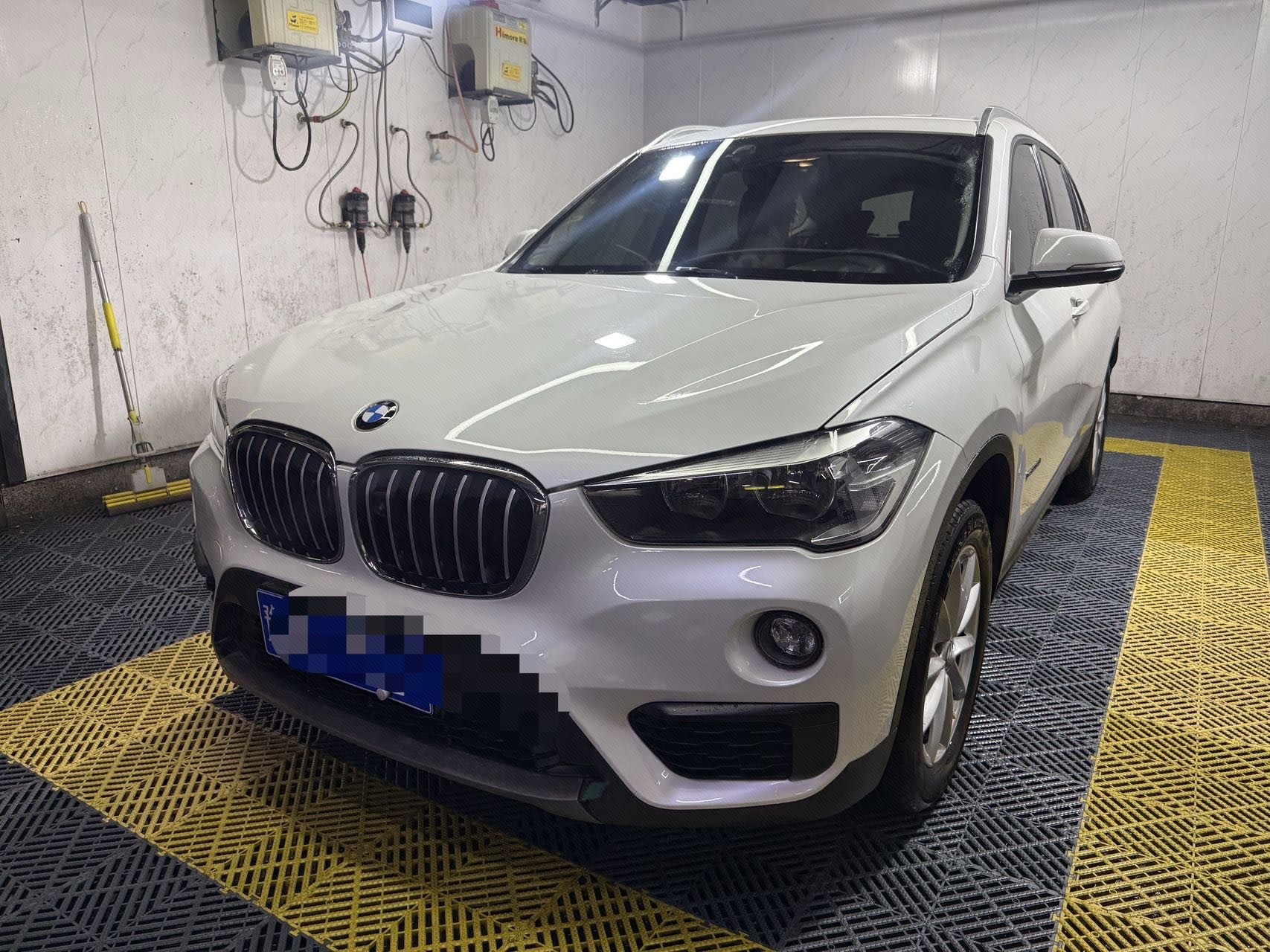 BMW X1 2017 BMW X1 2017 car image