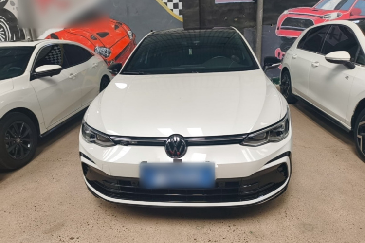 Volkswagen Golf 2023 car image #3